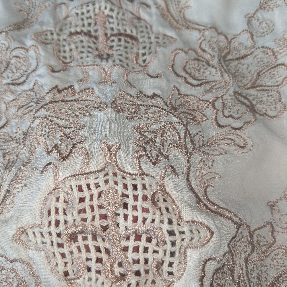 Embroidered Top - Picture 3 of 6